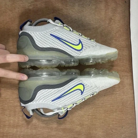 Nike Air VaporMax 2021 FK Men Size 8.5 'White Hyper Royal Volt' [DC9394-100] - Picture 6 of 9